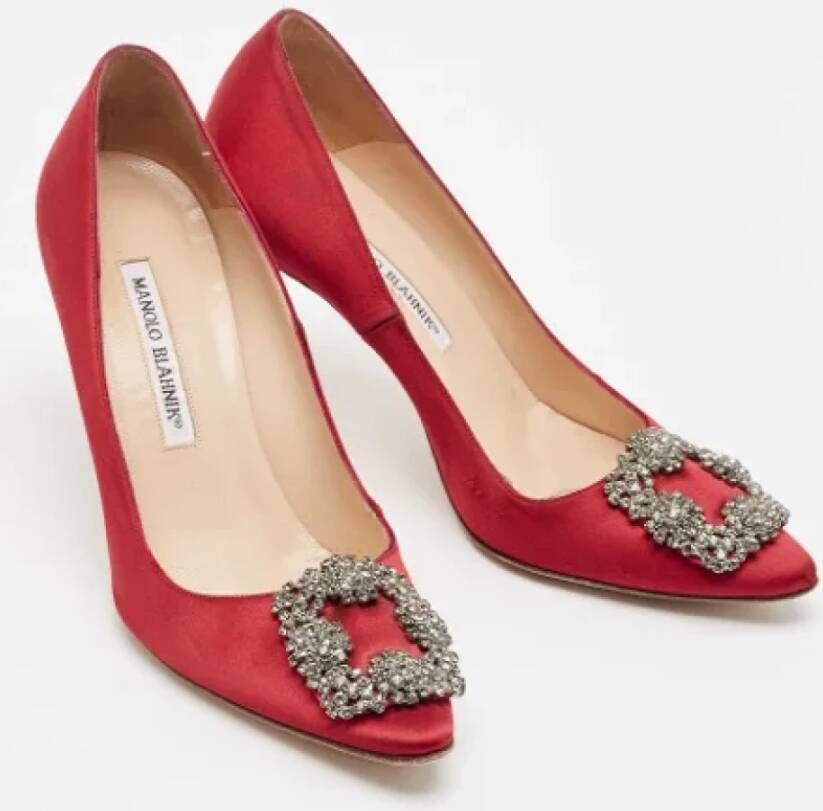 Manolo Blahnik Pre-owned Satin heels Red Dames