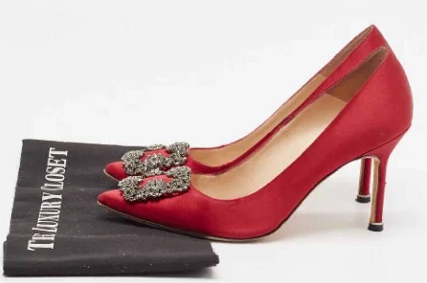 Manolo Blahnik Pre-owned Satin heels Red Dames