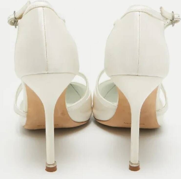 Manolo Blahnik Pre-owned Satin heels White Dames