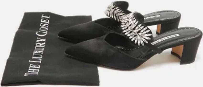 Manolo Blahnik Pre-owned Satin mules Black Dames