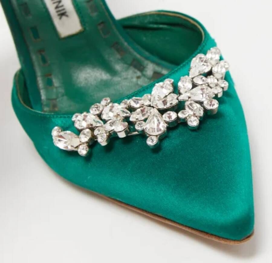 Manolo Blahnik Pre-owned Satin mules Green Dames