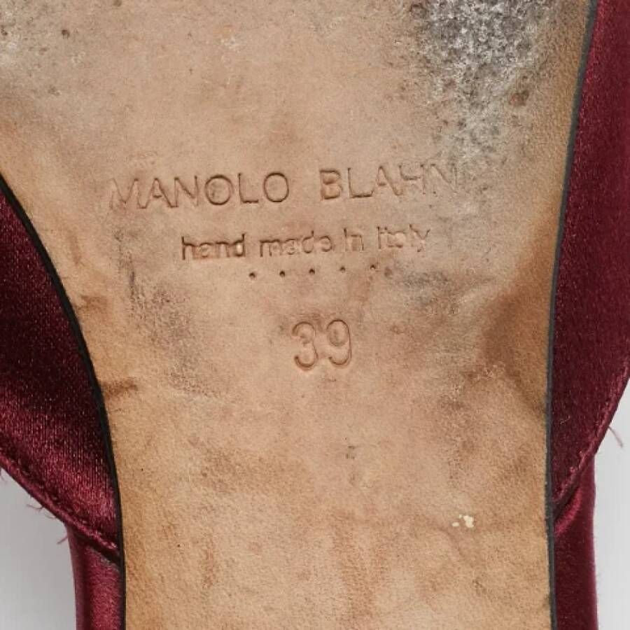 Manolo Blahnik Pre-owned Satin mules Red Dames