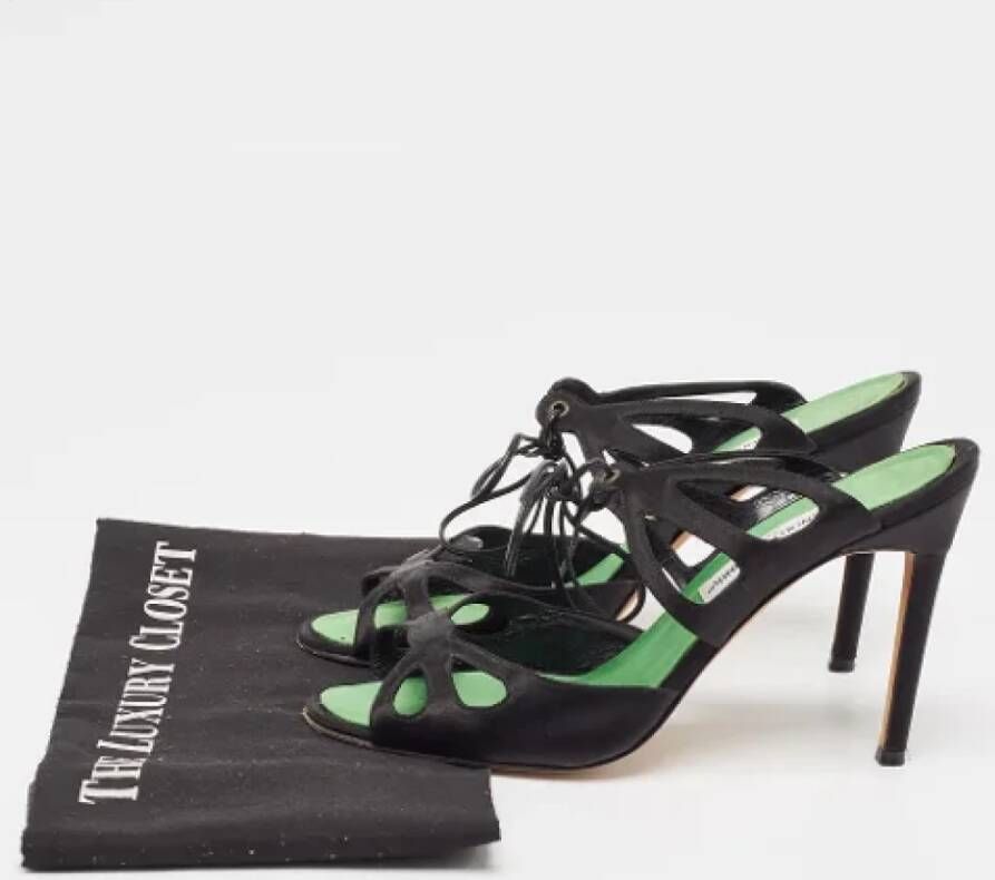 Manolo Blahnik Pre-owned Satin sandals Black Dames