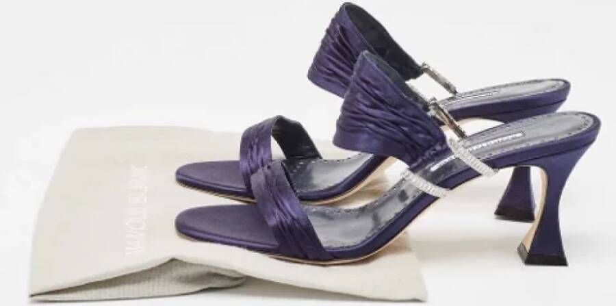 Manolo Blahnik Pre-owned Satin sandals Blue Dames