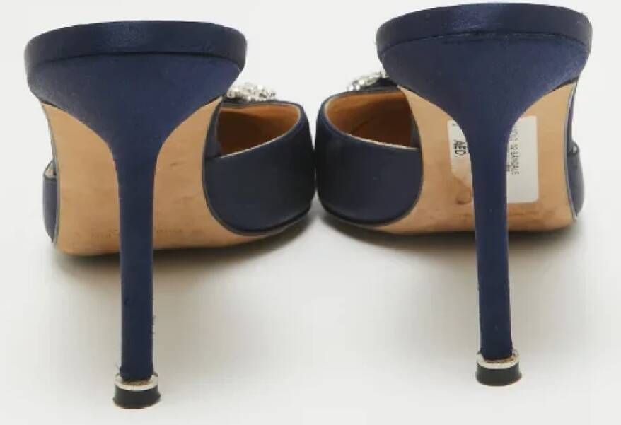 Manolo Blahnik Pre-owned Satin sandals Blue Dames