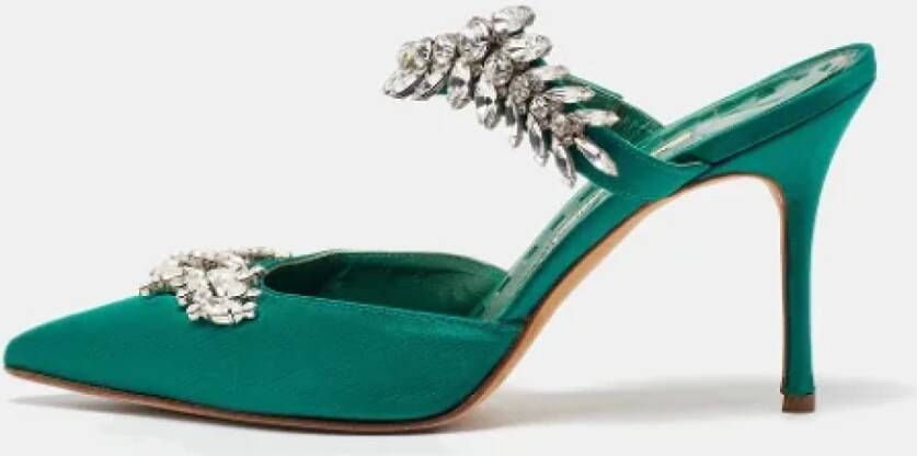 Manolo Blahnik Pre-owned Satin sandals Green Dames