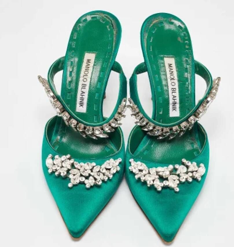 Manolo Blahnik Pre-owned Satin sandals Green Dames