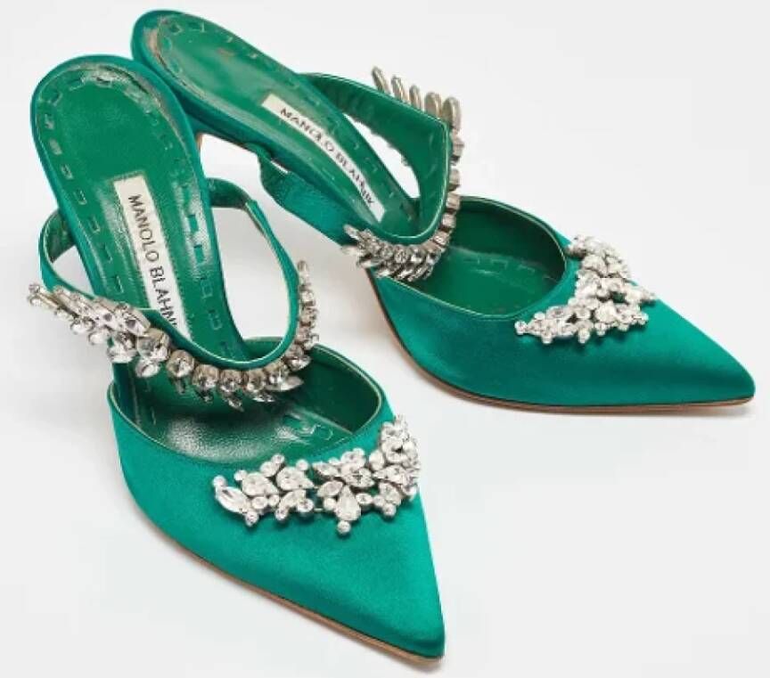 Manolo Blahnik Pre-owned Satin sandals Green Dames