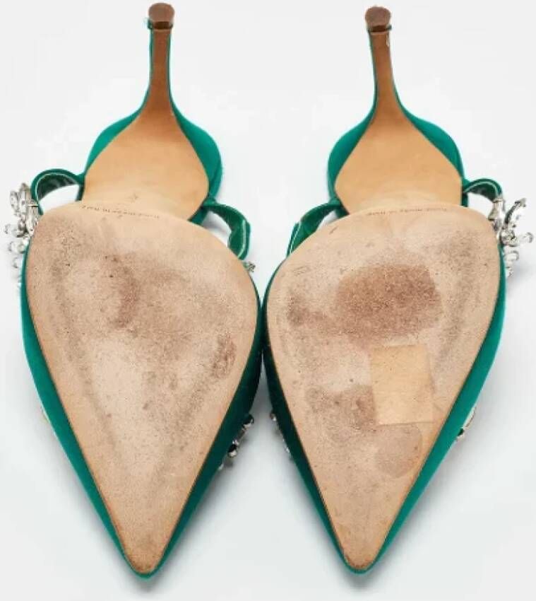 Manolo Blahnik Pre-owned Satin sandals Green Dames