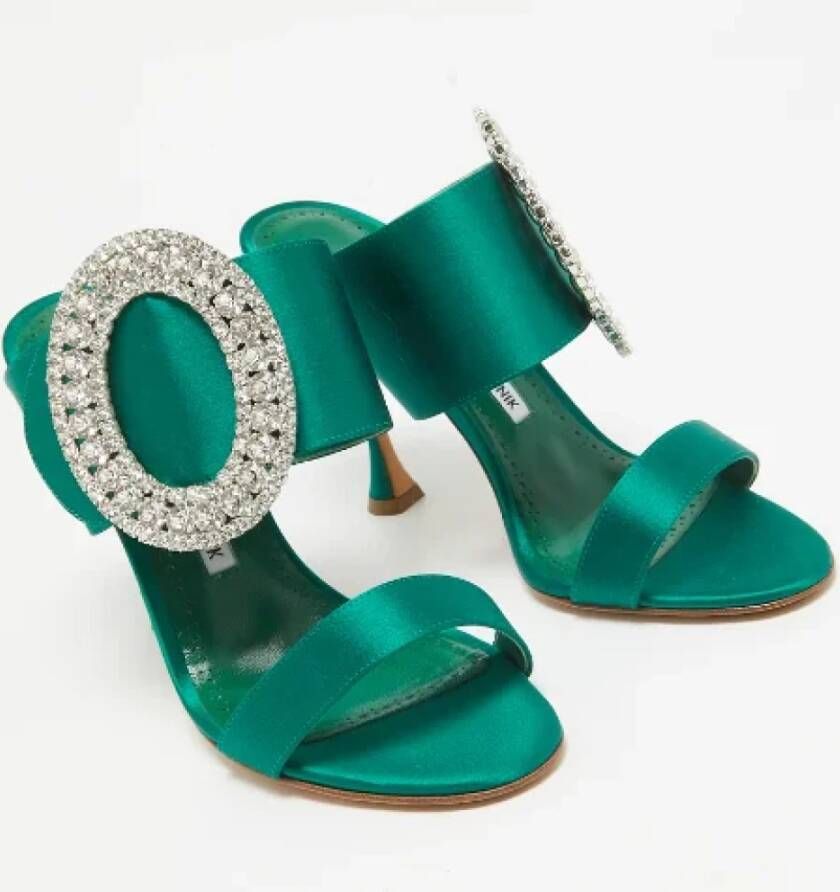 Manolo Blahnik Pre-owned Satin sandals Green Dames