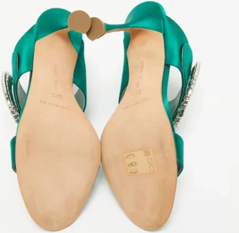 Manolo Blahnik Pre-owned Satin sandals Green Dames