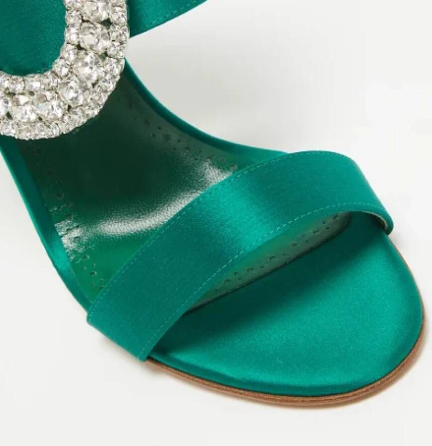 Manolo Blahnik Pre-owned Satin sandals Green Dames