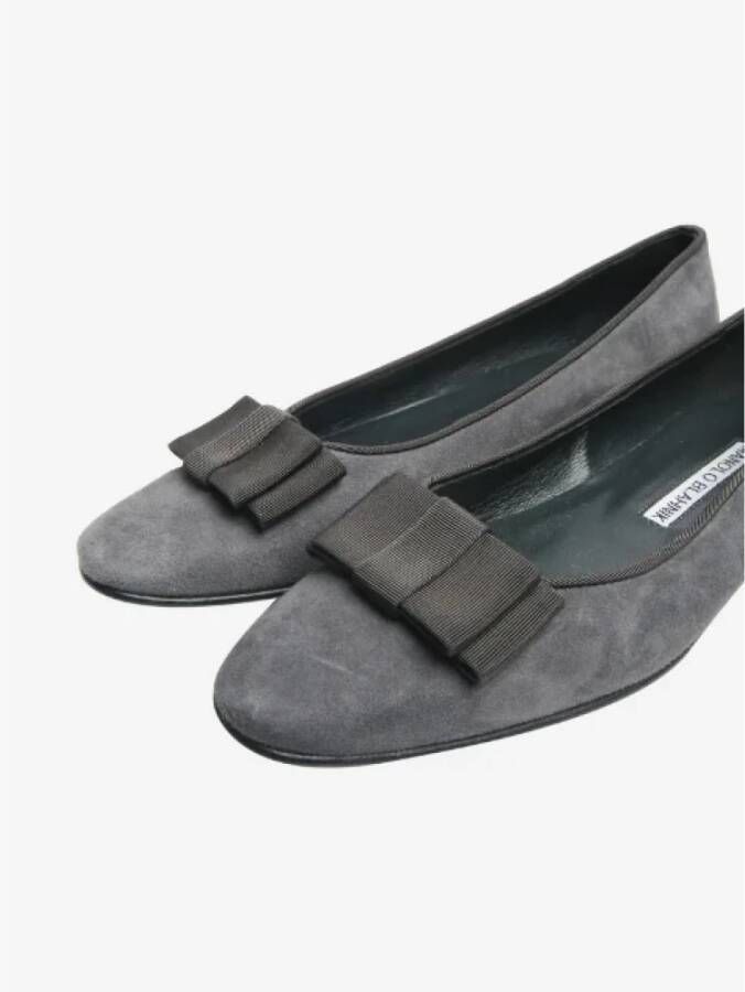 Manolo Blahnik Pre-owned Suede flats Gray Dames