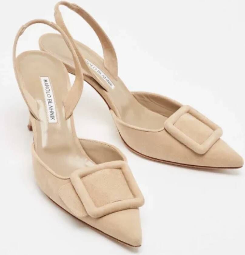 Manolo Blahnik Pre-owned Suede heels Beige Dames