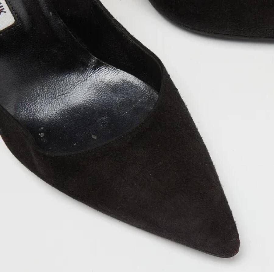 Manolo Blahnik Pre-owned Suede heels Black Dames