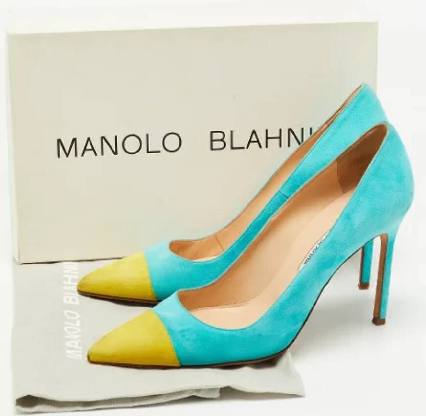 Manolo Blahnik Pre-owned Suede heels Blue Dames