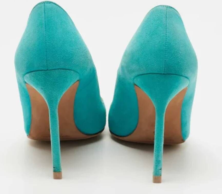 Manolo Blahnik Pre-owned Suede heels Blue Dames