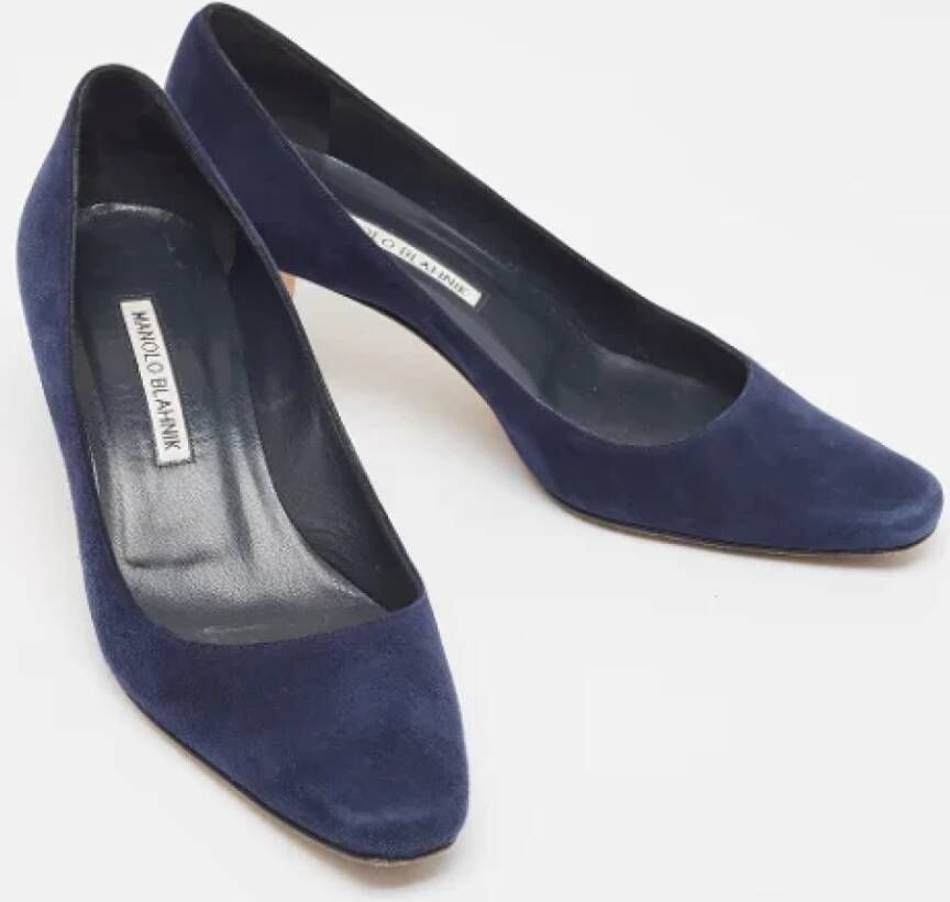 Manolo Blahnik Pre-owned Suede heels Blue Dames