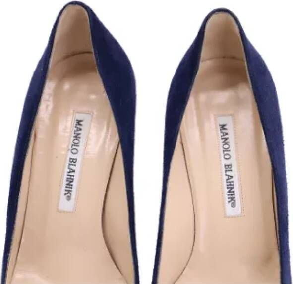 Manolo Blahnik Pre-owned Suede heels Blue Dames