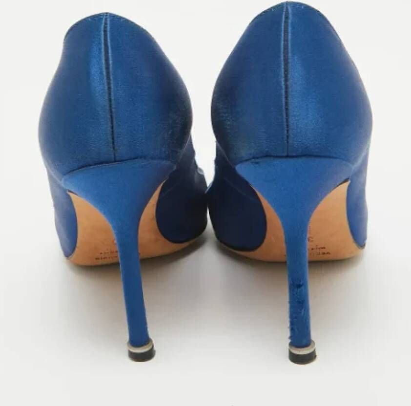 Manolo Blahnik Pre-owned Suede heels Blue Dames