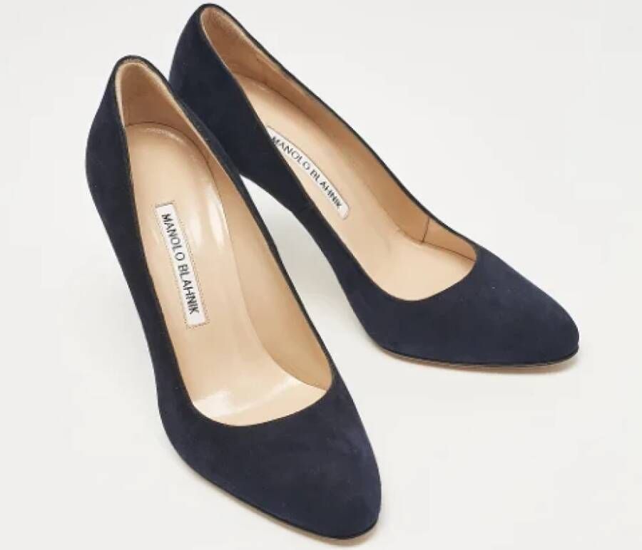 Manolo Blahnik Pre-owned Suede heels Blue Dames