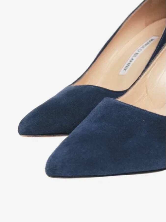 Manolo Blahnik Pre-owned Suede heels Blue Dames