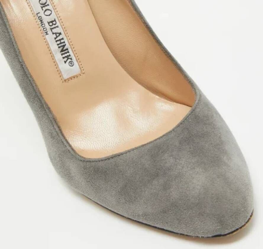 Manolo Blahnik Pre-owned Suede heels Gray Dames