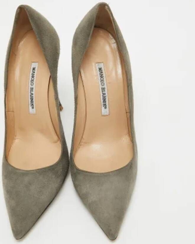 Manolo Blahnik Pre-owned Suede heels Gray Dames