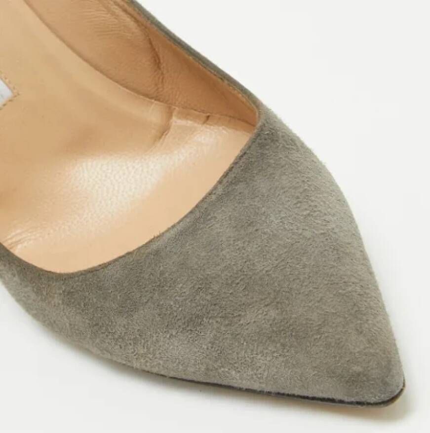 Manolo Blahnik Pre-owned Suede heels Gray Dames