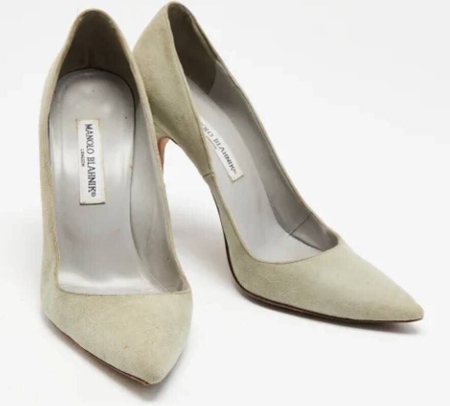 Manolo Blahnik Pre-owned Suede heels Green Dames