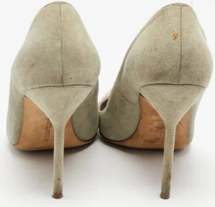 Manolo Blahnik Pre-owned Suede heels Green Dames