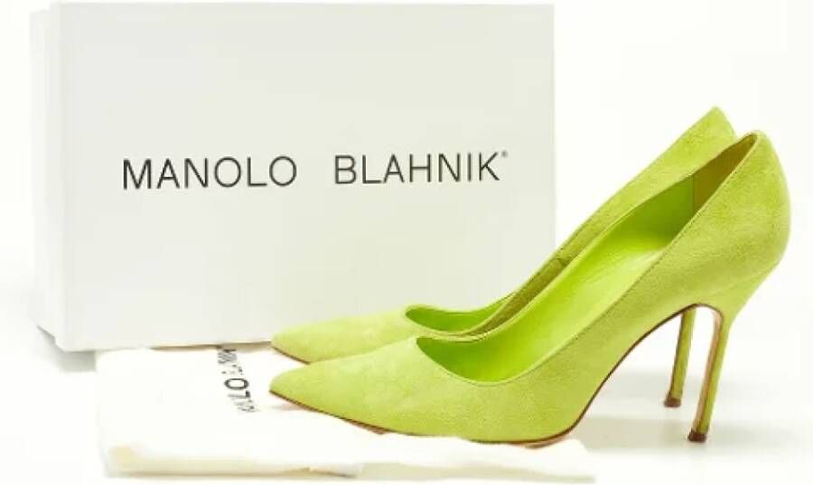 Manolo Blahnik Pre-owned Suede heels Green Dames