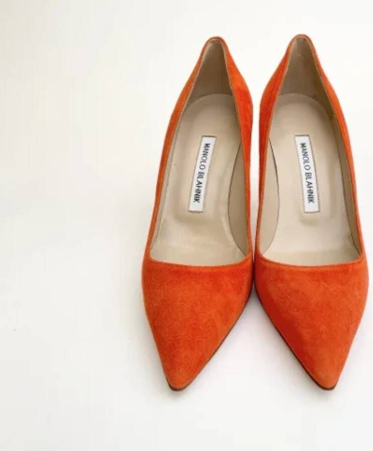 Manolo Blahnik Pre-owned Suede heels Orange Dames