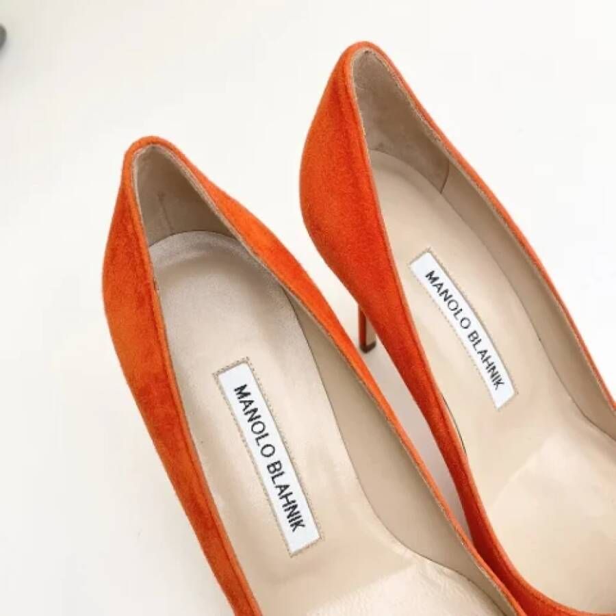 Manolo Blahnik Pre-owned Suede heels Orange Dames