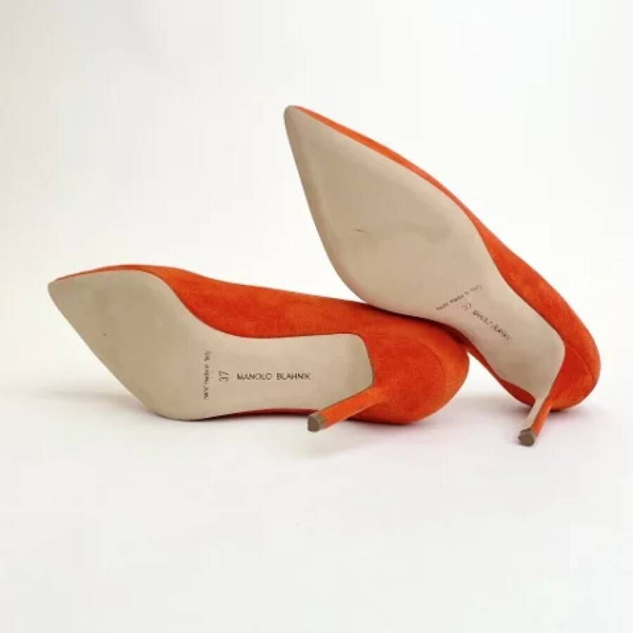 Manolo Blahnik Pre-owned Suede heels Orange Dames