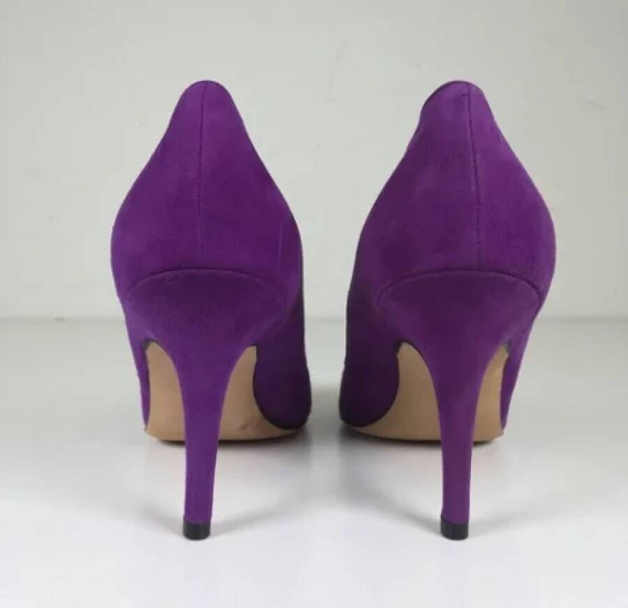 Manolo Blahnik Pre-owned Suede heels Purple Dames