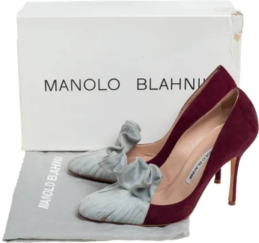 Manolo Blahnik Pre-owned Suede heels Red Dames