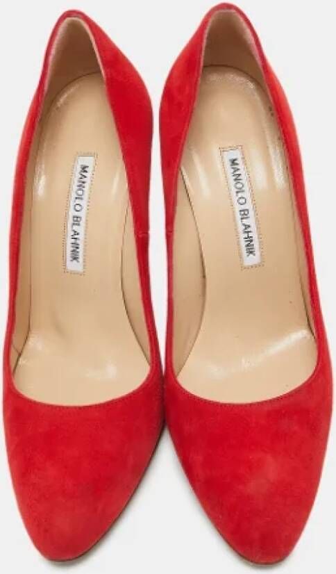 Manolo Blahnik Pre-owned Suede heels Red Dames