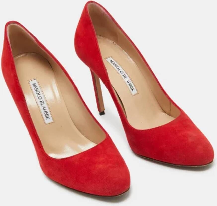 Manolo Blahnik Pre-owned Suede heels Red Dames