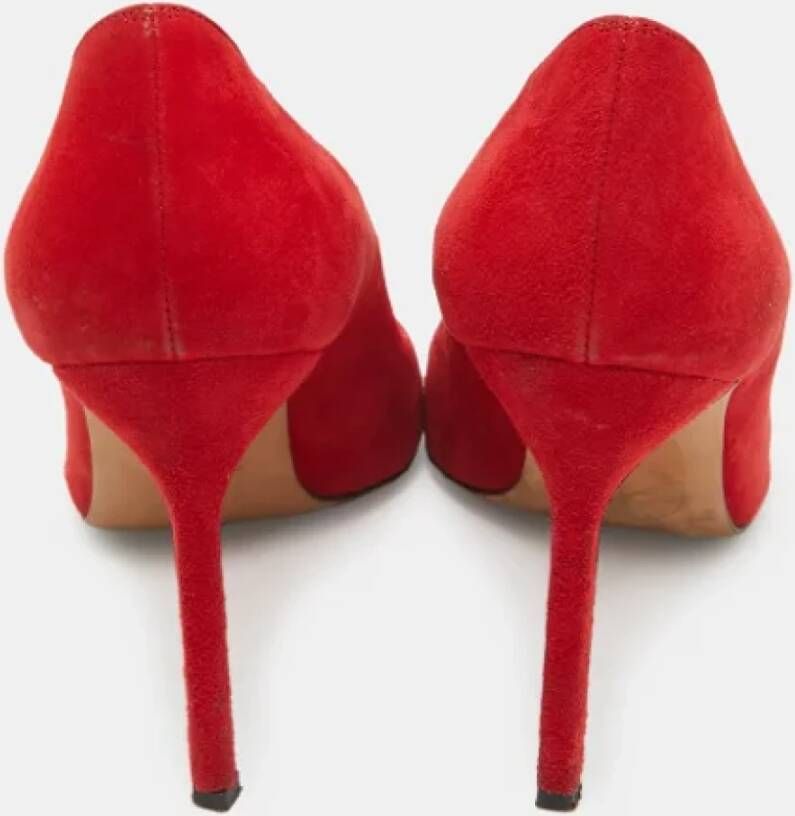 Manolo Blahnik Pre-owned Suede heels Red Dames