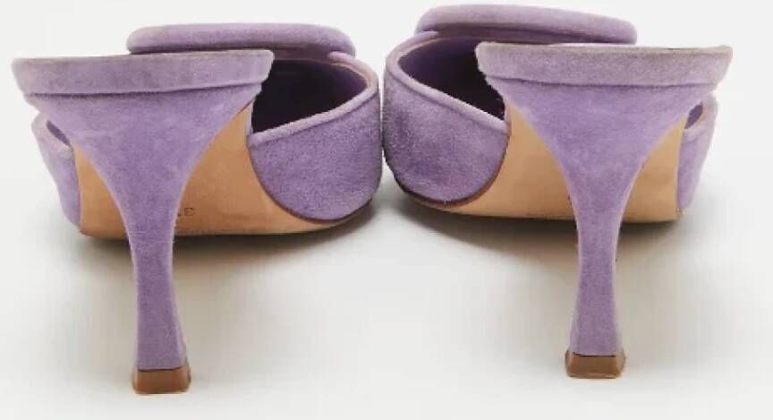 Manolo Blahnik Pre-owned Suede sandals Purple Dames