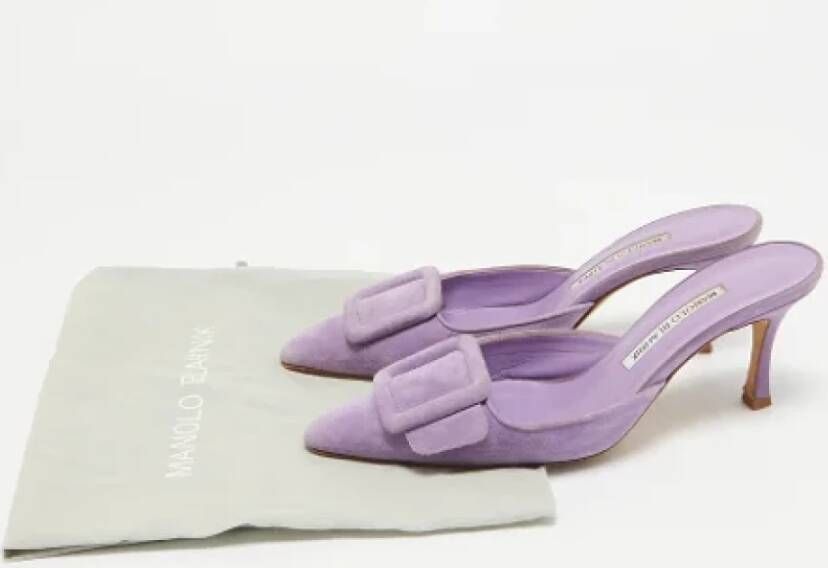 Manolo Blahnik Pre-owned Suede sandals Purple Dames