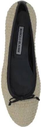 Manolo Blahnik Raffia Ballerina met Applique Strik Beige Dames