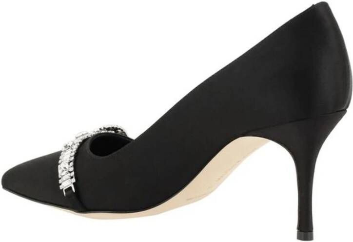 Manolo Blahnik Rhinestone gesp kitten hak pompen Black Dames