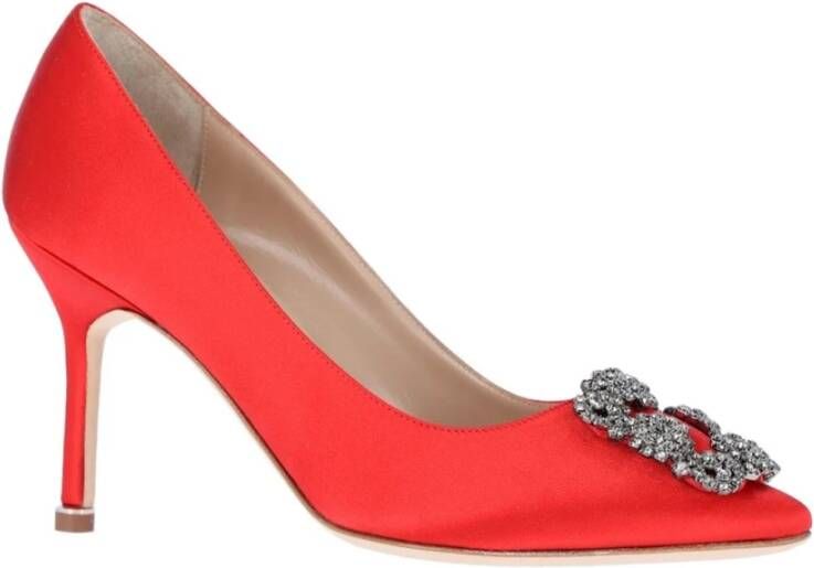 Manolo Blahnik Rode Satijnen Pumps met puntige neus Red Dames