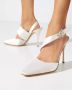 Manolo Blahnik Roomkleurige pumps met amandel teen Beige Dames - Thumbnail 2