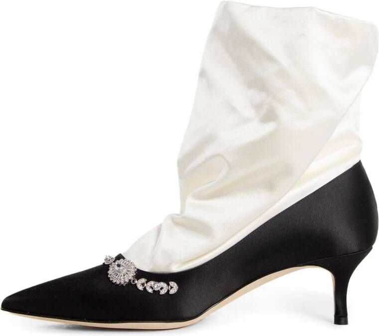 Manolo Blahnik Zwarte Satijnen Juweel Garneer Kitten Hak Black Dames