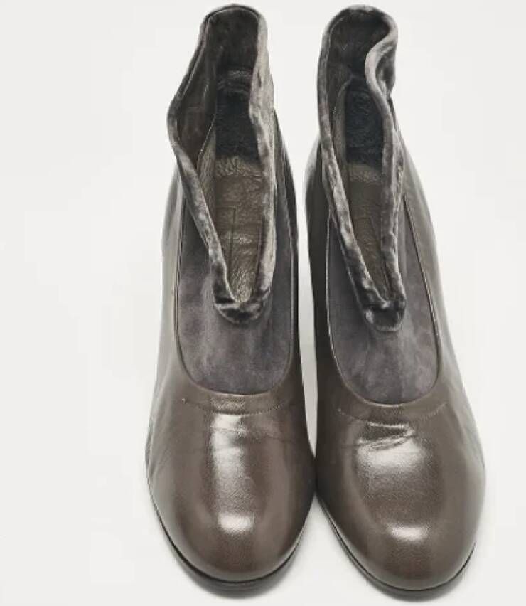 Marc Jacobs Pre-owned Leather boots Gray Dames