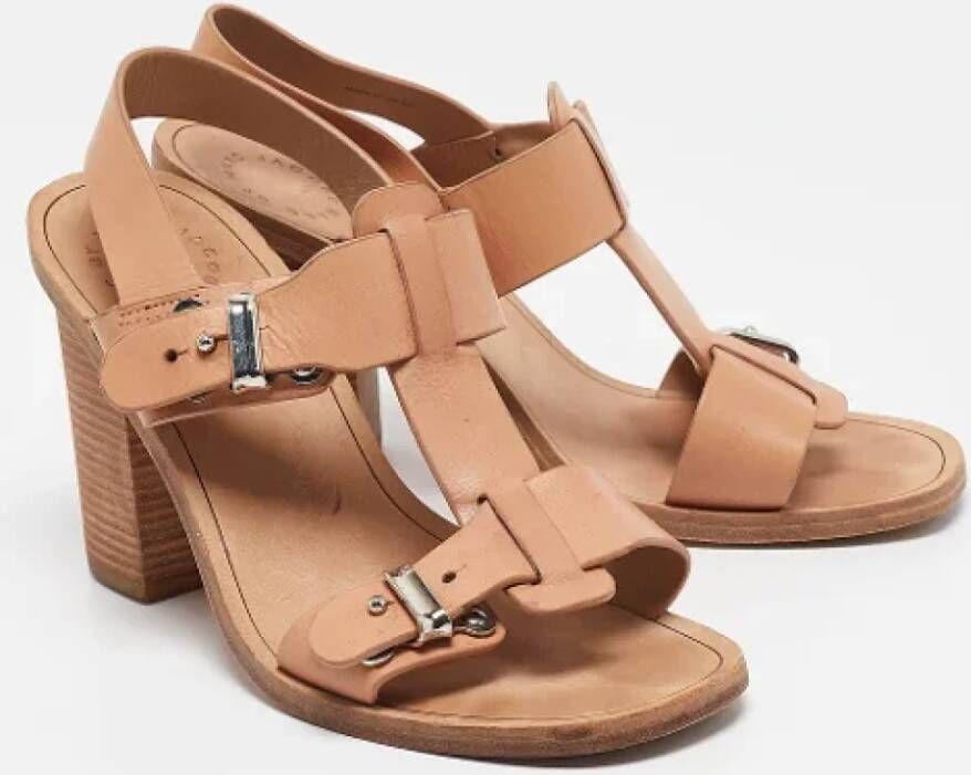 Marc Jacobs Pre-owned Leather sandals Beige Dames