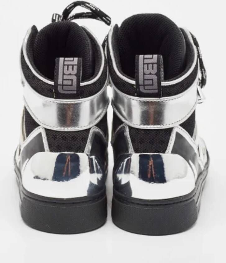 Marc Jacobs Pre-owned Leather sneakers Gray Dames